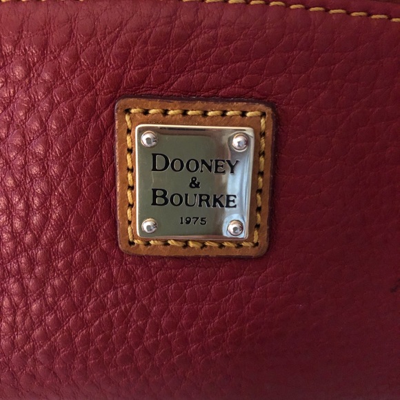 Dooney & Bourke Red Large Handbag with matching Makeup Bag - Picture 11 of 14